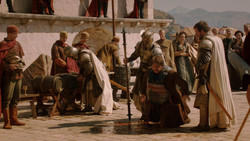 extant_GameOfThrones_2x01-TheNorthRemembers_0294