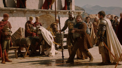 extant_GameOfThrones_2x01-TheNorthRemembers_0296
