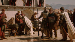 extant_GameOfThrones_2x01-TheNorthRemembers_0297