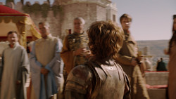extant_GameOfThrones_2x01-TheNorthRemembers_0329