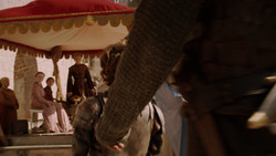 extant_GameOfThrones_2x01-TheNorthRemembers_0331