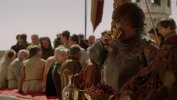 extant_GameOfThrones_2x01-TheNorthRemembers_0388