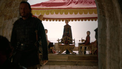 extant_GameOfThrones_2x01-TheNorthRemembers_0477