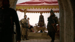 extant_GameOfThrones_2x01-TheNorthRemembers_0478