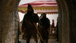 extant_GameOfThrones_2x01-TheNorthRemembers_0481