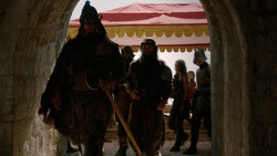 extant_GameOfThrones_2x01-TheNorthRemembers_0482