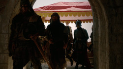 extant_GameOfThrones_2x01-TheNorthRemembers_0483