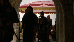 extant_GameOfThrones_2x01-TheNorthRemembers_0484