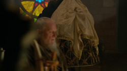 extant_GameOfThrones_2x01-TheNorthRemembers_0490