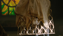 extant_GameOfThrones_2x01-TheNorthRemembers_0492