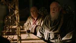 extant_GameOfThrones_2x01-TheNorthRemembers_0516
