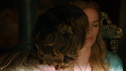 extant_GameOfThrones_2x01-TheNorthRemembers_0614