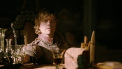 extant_GameOfThrones_2x01-TheNorthRemembers_0639