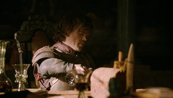 extant_GameOfThrones_2x01-TheNorthRemembers_0652