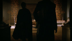 extant_GameOfThrones_2x01-TheNorthRemembers_0736