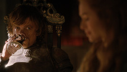 extant_GameOfThrones_2x01-TheNorthRemembers_0909
