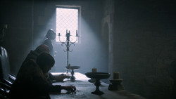 extant_GameOfThrones_2x01-TheNorthRemembers_0969