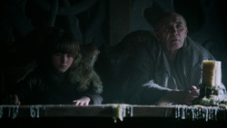 extant_GameOfThrones_2x01-TheNorthRemembers_0993