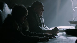 extant_GameOfThrones_2x01-TheNorthRemembers_1017