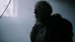 extant_GameOfThrones_2x01-TheNorthRemembers_1023