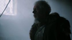 extant_GameOfThrones_2x01-TheNorthRemembers_1030
