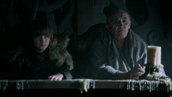 extant_GameOfThrones_2x01-TheNorthRemembers_1038