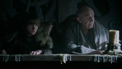 extant_GameOfThrones_2x01-TheNorthRemembers_1072