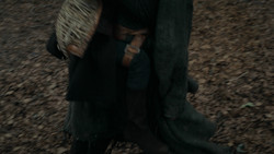 extant_GameOfThrones_2x01-TheNorthRemembers_1205