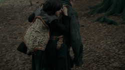 extant_GameOfThrones_2x01-TheNorthRemembers_1208