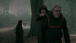 extant_GameOfThrones_2x01-TheNorthRemembers_1242