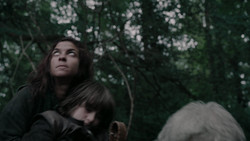 extant_GameOfThrones_2x01-TheNorthRemembers_1310