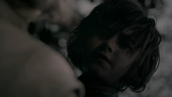 extant_GameOfThrones_2x01-TheNorthRemembers_1342