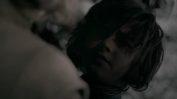 extant_GameOfThrones_2x01-TheNorthRemembers_1344