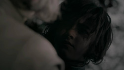 extant_GameOfThrones_2x01-TheNorthRemembers_1346