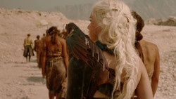 extant_GameOfThrones_2x01-TheNorthRemembers_1411