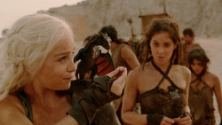 extant_GameOfThrones_2x01-TheNorthRemembers_1419