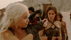 extant_GameOfThrones_2x01-TheNorthRemembers_1420