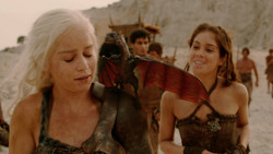 extant_GameOfThrones_2x01-TheNorthRemembers_1427