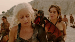 extant_GameOfThrones_2x01-TheNorthRemembers_1428