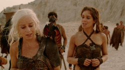 extant_GameOfThrones_2x01-TheNorthRemembers_1432
