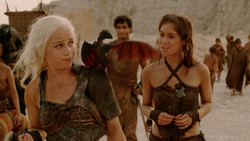 extant_GameOfThrones_2x01-TheNorthRemembers_1437