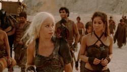 extant_GameOfThrones_2x01-TheNorthRemembers_1441