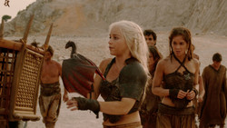 extant_GameOfThrones_2x01-TheNorthRemembers_1461
