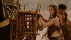 extant_GameOfThrones_2x01-TheNorthRemembers_1485