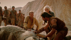 extant_GameOfThrones_2x01-TheNorthRemembers_1490