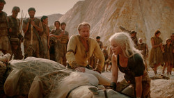 extant_GameOfThrones_2x01-TheNorthRemembers_1535