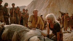 extant_GameOfThrones_2x01-TheNorthRemembers_1537