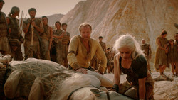 extant_GameOfThrones_2x01-TheNorthRemembers_1540