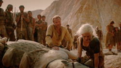 extant_GameOfThrones_2x01-TheNorthRemembers_1541