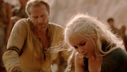 extant_GameOfThrones_2x01-TheNorthRemembers_1575